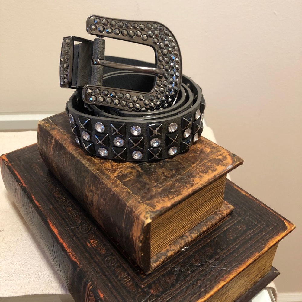 Gray embellished Buckle belt